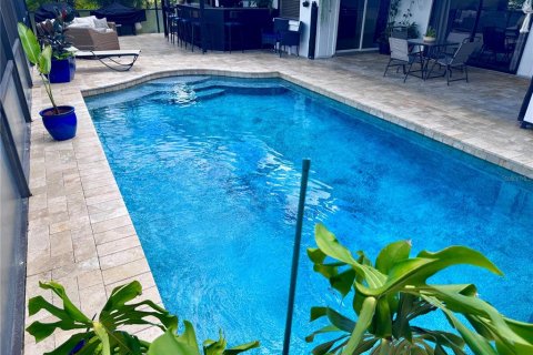 House in Sarasota, Florida 3 bedrooms, 146.69 sq.m. № 2354748 - photo 2