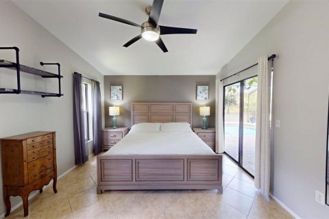 House in Sarasota, Florida 3 bedrooms, 146.69 sq.m. № 2354748 - photo 15