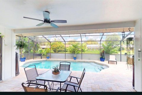 House in Sarasota, Florida 3 bedrooms, 146.69 sq.m. № 2354748 - photo 27