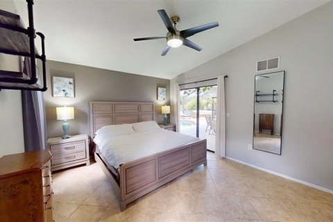 House in Sarasota, Florida 3 bedrooms, 146.69 sq.m. № 2354748 - photo 14