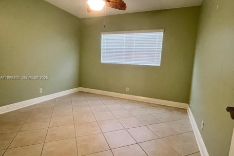 Купить кондоминиум в Уилтон-Мэнорс, Флорида 5 комнат, 85.93м2, № 2040328 - фото 6