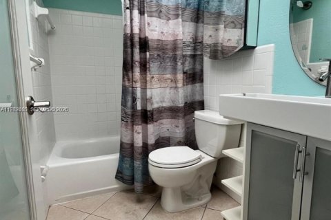 Купить кондоминиум в Уилтон-Мэнорс, Флорида 5 комнат, 85.93м2, № 2040328 - фото 10