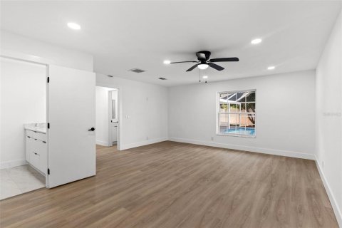 Casa en venta en Clearwater, Florida, 3 dormitorios, 187.29 m2 № 1515878 - foto 13