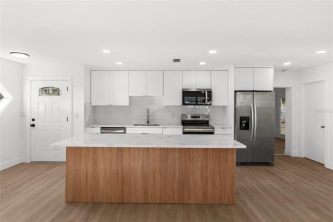 Casa en venta en Clearwater, Florida, 3 dormitorios, 187.29 m2 № 1515878 - foto 6