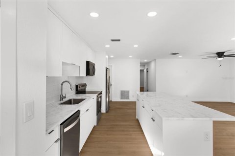 Casa en venta en Clearwater, Florida, 3 dormitorios, 187.29 m2 № 1515878 - foto 7