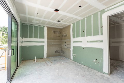 Casa en venta en South Miami, Florida, 5 dormitorios, 402.73 m2 № 1863236 - foto 27