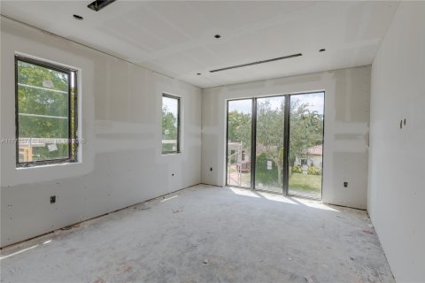 Casa en venta en South Miami, Florida, 5 dormitorios, 402.73 m2 № 1863236 - foto 25