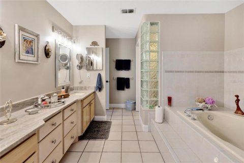 Villa ou maison à vendre à Tampa, Floride: 5 chambres, 311.22 m2 № 1537921 - photo 18