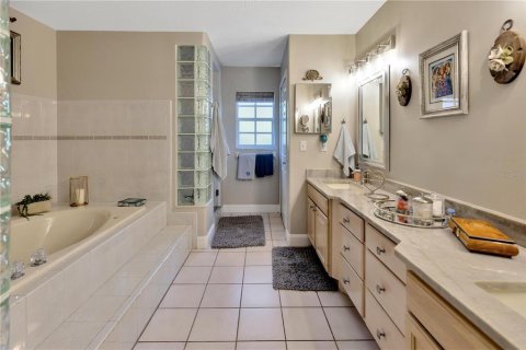 Villa ou maison à vendre à Tampa, Floride: 5 chambres, 311.22 m2 № 1537921 - photo 16