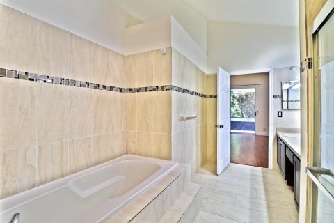 Apartment in Boynton Beach, Florida 3 bedrooms, 128.11 sq.m. № 2392640 - photo 8