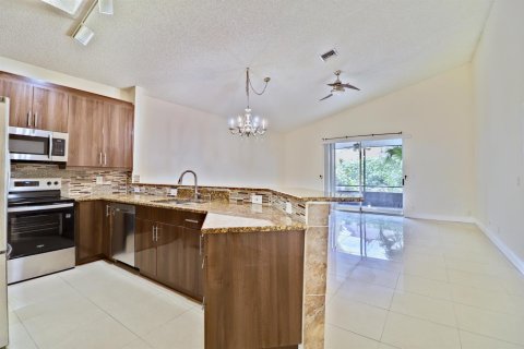 Apartment in Boynton Beach, Florida 3 bedrooms, 128.11 sq.m. № 2392640 - photo 3