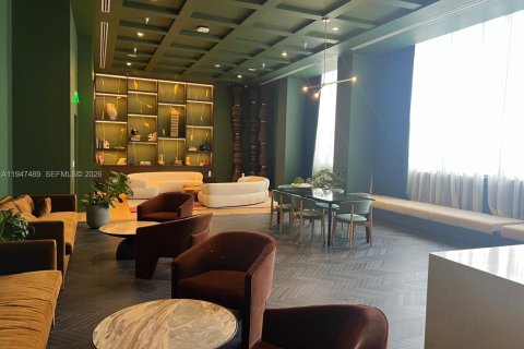 Condo in Miami, Florida, 2 bedrooms  № 2003394 - photo 9