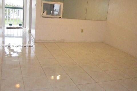 Купить кондоминиум в Мирамар, Флорида 2 спальни, 75.25м2, № 1970011 - фото 9