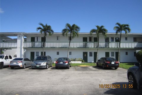 Купить кондоминиум в Мирамар, Флорида 2 спальни, 75.25м2, № 1970011 - фото 2