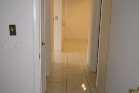 Купить кондоминиум в Мирамар, Флорида 2 спальни, 75.25м2, № 1970011 - фото 10