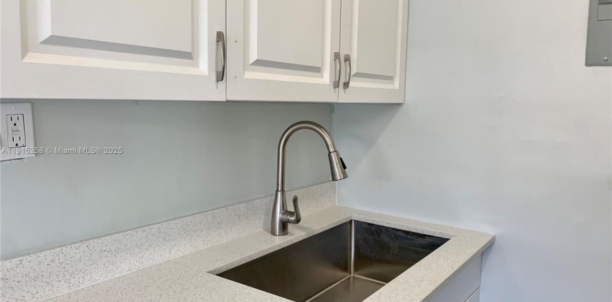 Appartement à Fort Lauderdale, Floride 1 chambre № 1971410