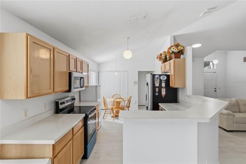 House in Kissimmee, Florida 3 bedrooms, 137.77 sq.m. № 2394113 - photo 8