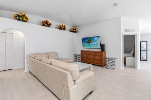 House in Kissimmee, Florida 3 bedrooms, 137.77 sq.m. № 2394113 - photo 4