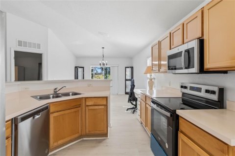 House in Kissimmee, Florida 3 bedrooms, 137.77 sq.m. № 2394113 - photo 9