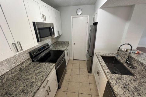Купить кондоминиум в Помпано-Бич, Флорида 3 комнаты, 106.65м2, № 2177774 - фото 25