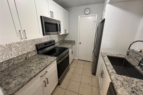 Купить кондоминиум в Помпано-Бич, Флорида 3 комнаты, 106.65м2, № 2177774 - фото 23