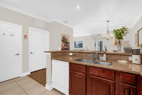 Condo in Davenport, Florida, 3 bedrooms № 2225039 - photo 12