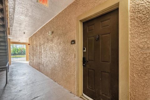 Condo in Davenport, Florida, 3 bedrooms № 2225039 - photo 4