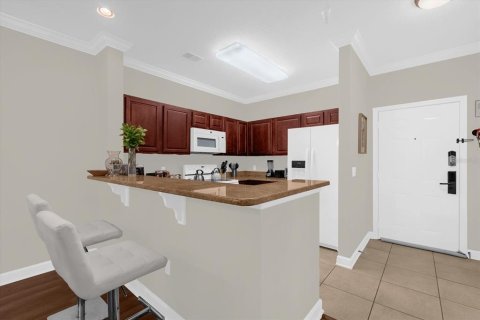 Condo in Davenport, Florida, 3 bedrooms № 2225039 - photo 9