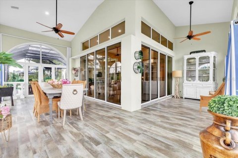 House in Port Charlotte, Florida 5 bedrooms, 612.88 sq.m. № 2294841 - photo 22