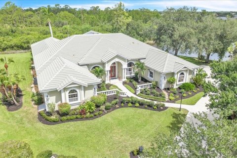 House in Port Charlotte, Florida 5 bedrooms, 612.88 sq.m. № 2294841 - photo 2