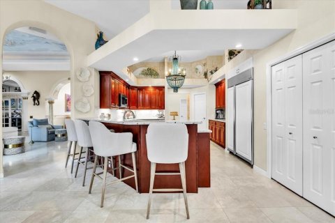 House in Port Charlotte, Florida 5 bedrooms, 612.88 sq.m. № 2294841 - photo 13