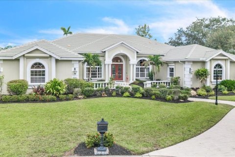 House in Port Charlotte, Florida 5 bedrooms, 612.88 sq.m. № 2294841
