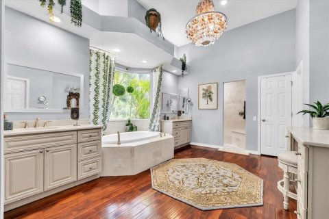 House in Port Charlotte, Florida 5 bedrooms, 612.88 sq.m. № 2294841 - photo 29