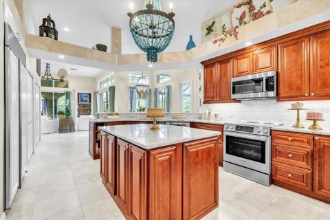 House in Port Charlotte, Florida 5 bedrooms, 612.88 sq.m. № 2294841 - photo 15