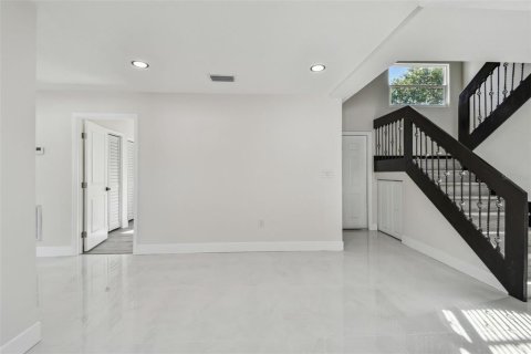 House in Saint Petersburg, Florida 4 bedrooms, 195.56 sq.m. № 1607910 - photo 26