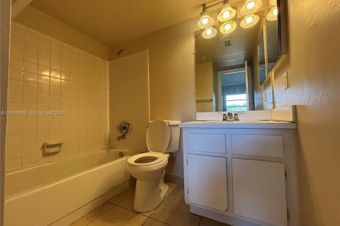 Снять в аренду кондоминиум в Корал-Спрингс, Флорида 2 спальни, 68.75м2, № 1996432 - фото 14