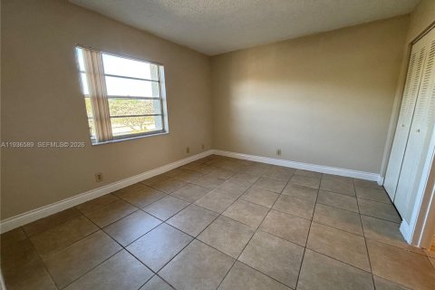 Снять в аренду кондоминиум в Корал-Спрингс, Флорида 2 спальни, 68.75м2, № 1996432 - фото 9