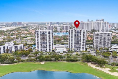 Copropriété à vendre à Aventura, Floride: 1 chambre, 83.24 m2 № 2052582 - photo 2