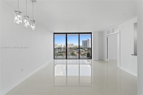 Copropriété à vendre à Aventura, Floride: 1 chambre, 83.24 m2 № 2052582 - photo 13