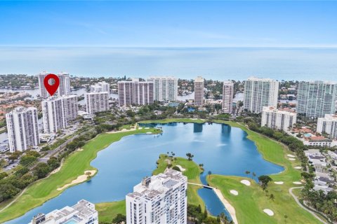 Condominio en Aventura, Florida, 1 dormitorio  № 2052582