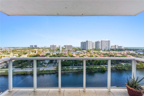 Copropriété à vendre à Aventura, Floride: 1 chambre, 83.24 m2 № 2052582 - photo 15