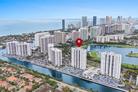 Copropriété à vendre à Aventura, Floride: 1 chambre, 83.24 m2 № 2052582 - photo 3