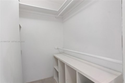 Copropriété à vendre à Aventura, Floride: 1 chambre, 83.24 m2 № 2052582 - photo 29
