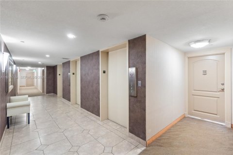 Copropriété à vendre à Aventura, Floride: 1 chambre, 83.24 m2 № 2052582 - photo 8