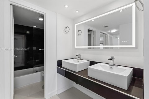 Copropriété à vendre à Aventura, Floride: 1 chambre, 83.24 m2 № 2052582 - photo 30