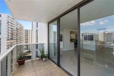 Copropriété à vendre à Aventura, Floride: 1 chambre, 83.24 m2 № 2052582 - photo 16