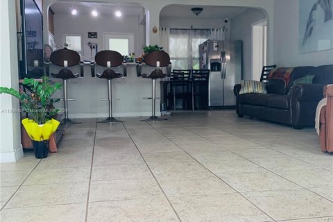 Купить виллу или дом в Холливуд, Флорида 3 спальни, 121.7м2, № 2035778 - фото 4