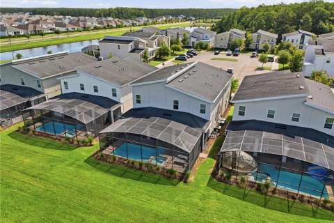 Villa ou maison à vendre à Kissimmee, Floride: 8 chambres, 409.79 m2 № 2322674 - photo 4