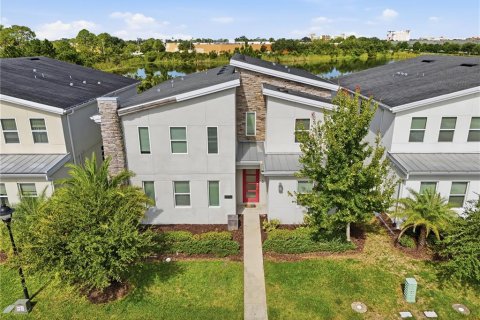 Villa ou maison à vendre à Kissimmee, Floride: 8 chambres, 409.79 m2 № 2322674 - photo 2