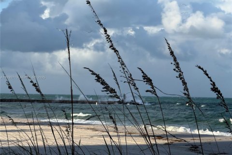 Copropriété à louer à Bal Harbour, Floride: 3 chambres, 184.5 m2 № 1989947 - photo 10